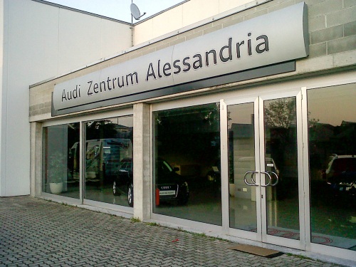 graficaadesivialessandria.com/img/cms/insegne luminose/a cassonetto/grafica-adesivi-alessandria-insegne luminose-10