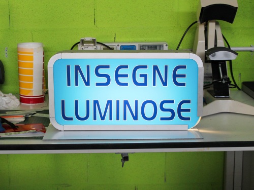graficaadesivialessandria.com/img/cms/insegne luminose/a cassonetto/grafica-adesivi-alessandria-insegne luminose-13