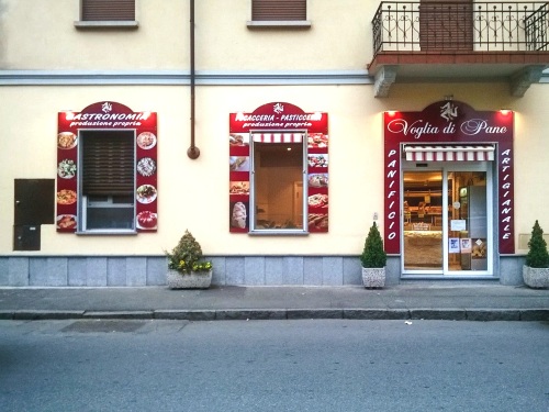 graficaadesivialessandria.com/img/cms/insegne luminose/antichizzate/grafica-adesivi-alessandria-insegne luminose-1