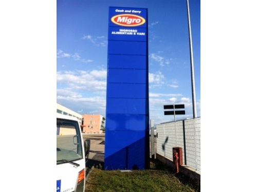 graficaadesivialessandria.com/img/cms/insegne luminose/totem/grafica-adesivi-alessandria-insegne%20luminose-34_bis