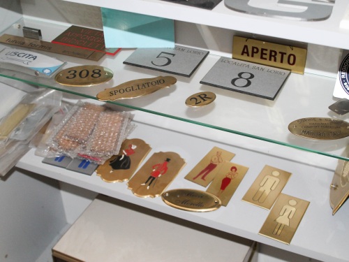 grafica adesivi alessandria targe coppe medaglie6
